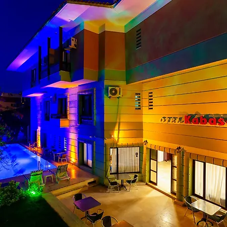 فندق مبيت وإفطار Kabasakal Çeşme